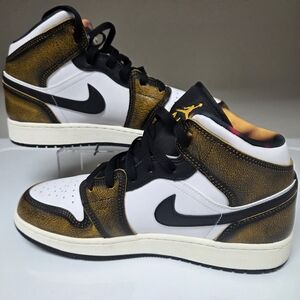 Nike Air Jordan Big Boy's Shoes - Black and Gold